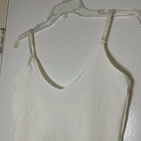 Organic Basics Women's Invisible Cheeky Bodysuit in white ivory size small - Picture 6 of 9